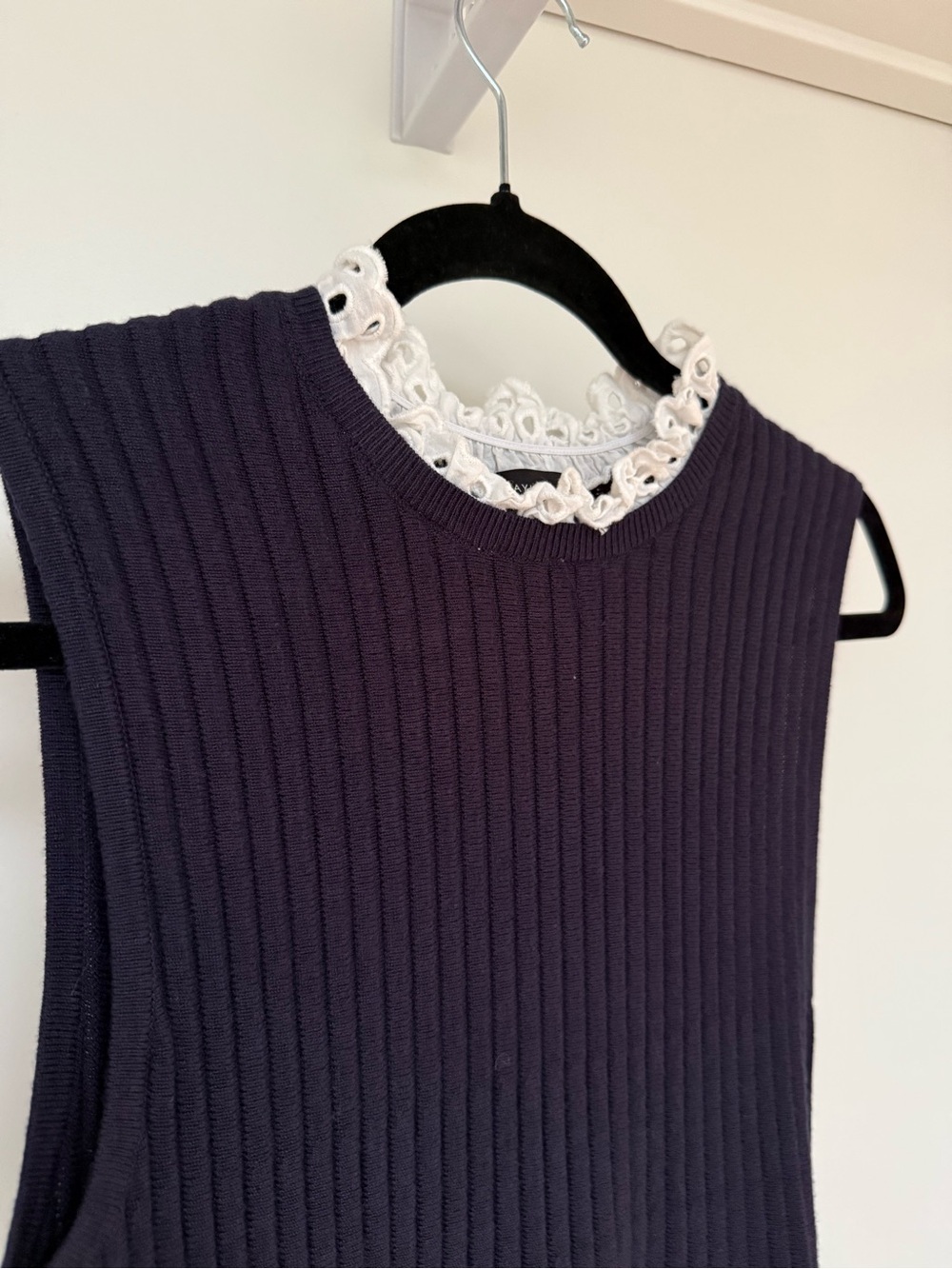 Ann Taylor Navy Sleeveless Ribbed Knit Top with White Trim